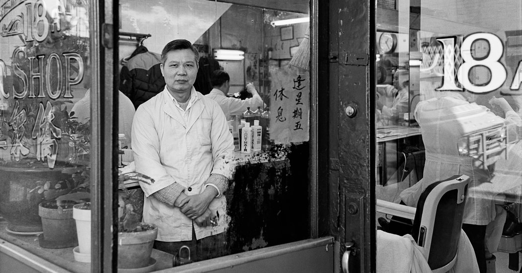 Intimate Photos of Community and Resilience in New York’s Chinatown in the 1980s – The New York Times