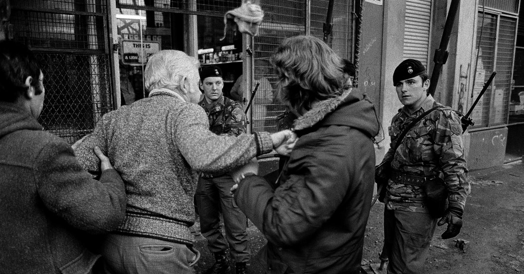 Funerals, Skirmishes and Protests: Photographing Ireland in the Time of Bobby Sands – The New York Times