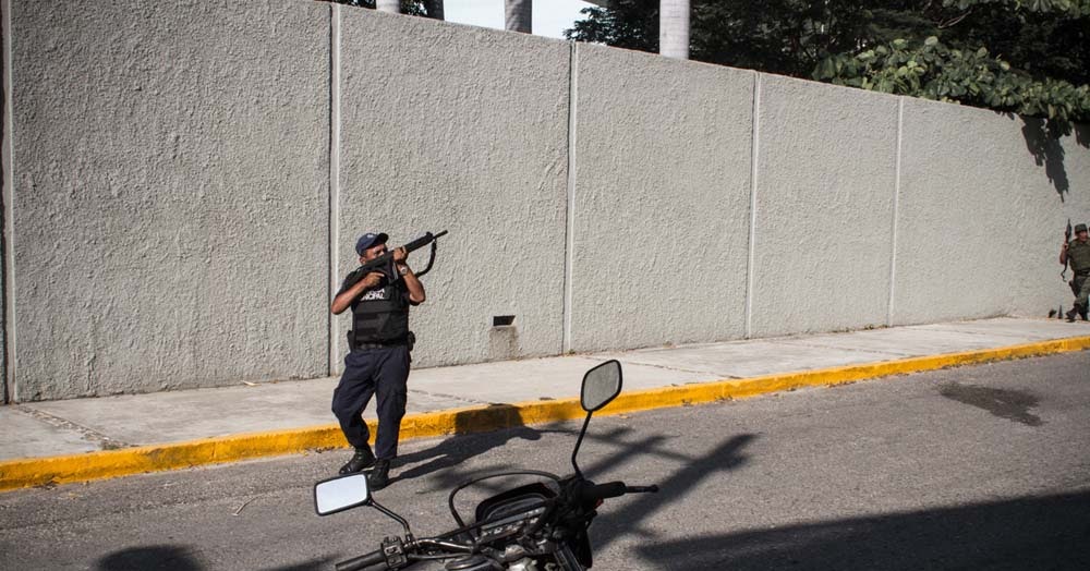 In-Depth Photos of Mexico’s Cartel Violence Go Beyond the Bodies