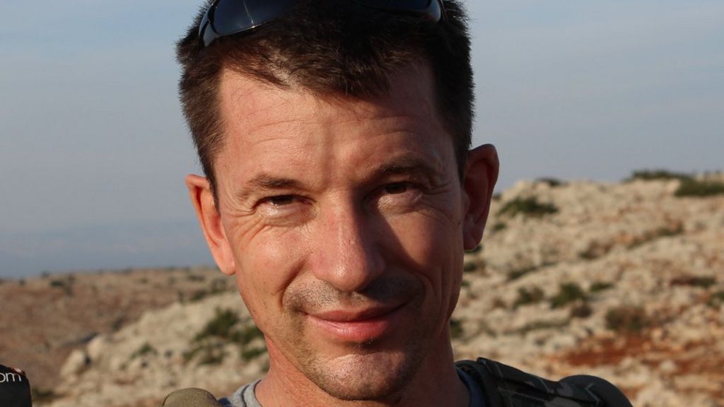 John Cantlie: British IS hostage ‘believed to be still alive’ – BBC News