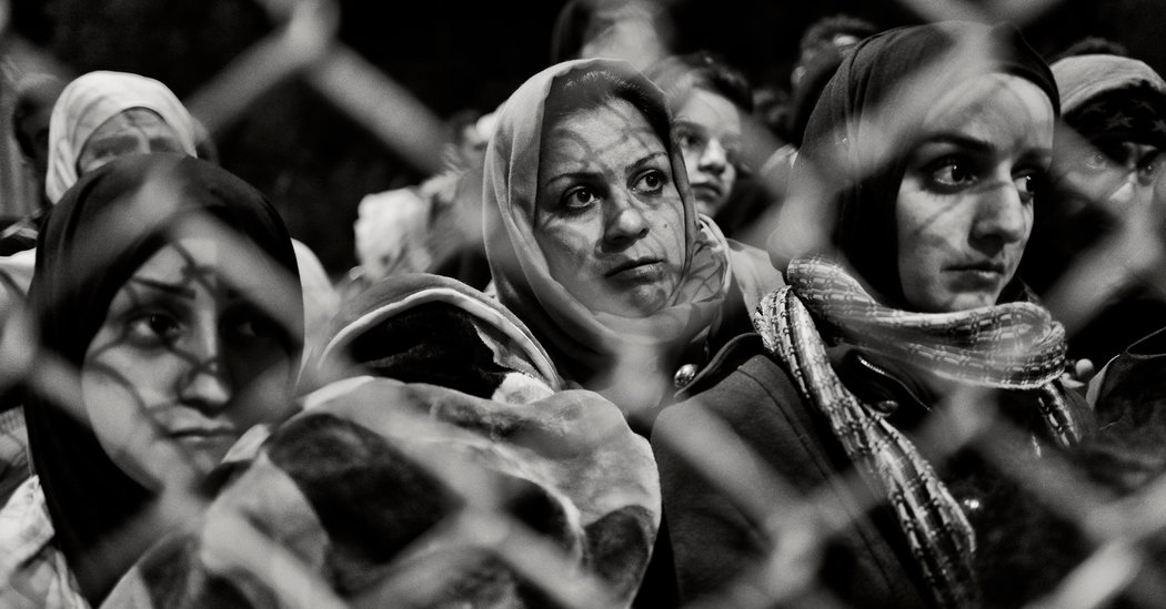 How a French Photographer Made Intimate Photos of Female Refugees – The New York Times