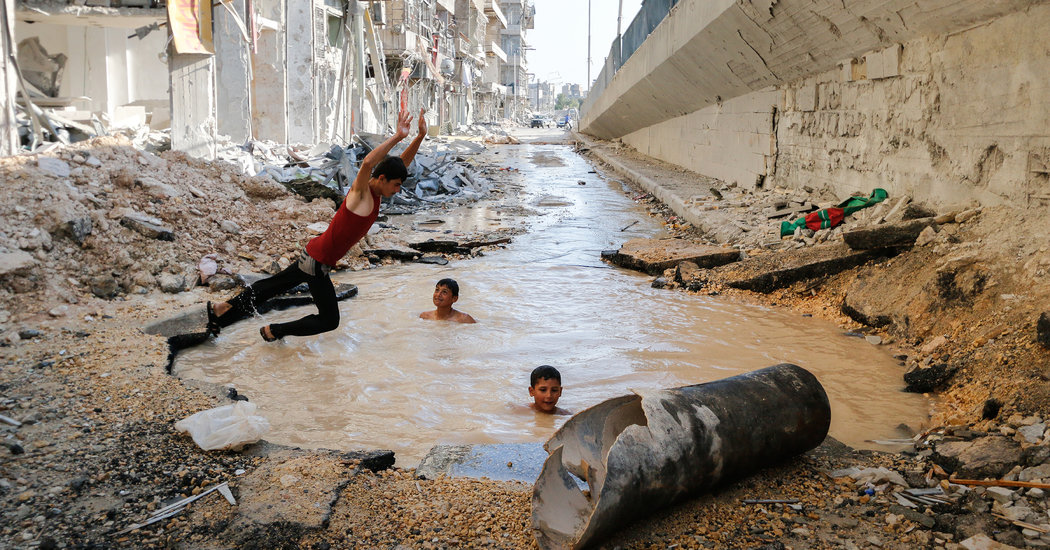 ‘I Am Not Useful for My Camera if I Die’: A Syrian Photographer’s View – The New York Times