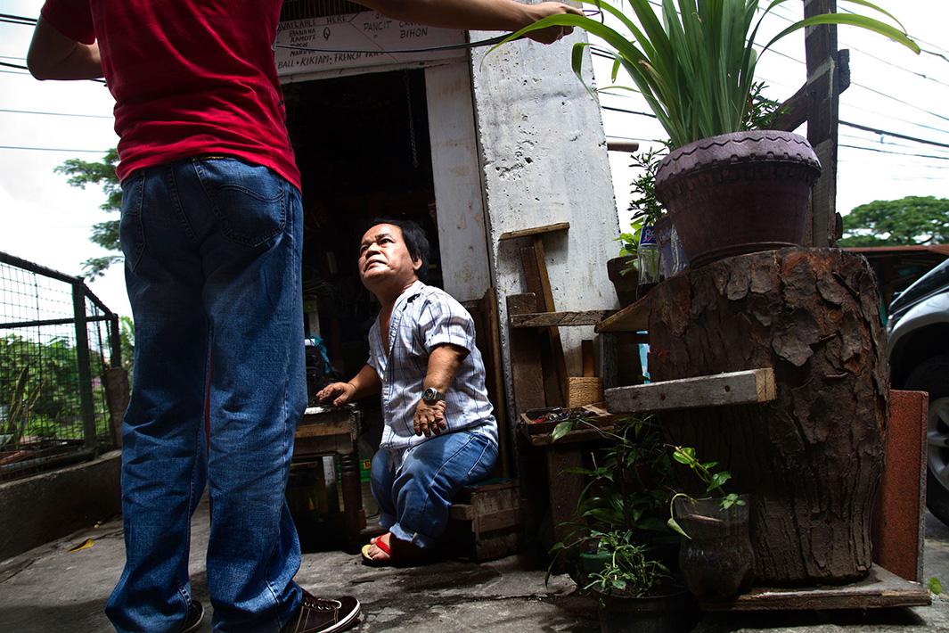 Biel Calderon documents Manila’s little people in his e-book, The Little Big Project