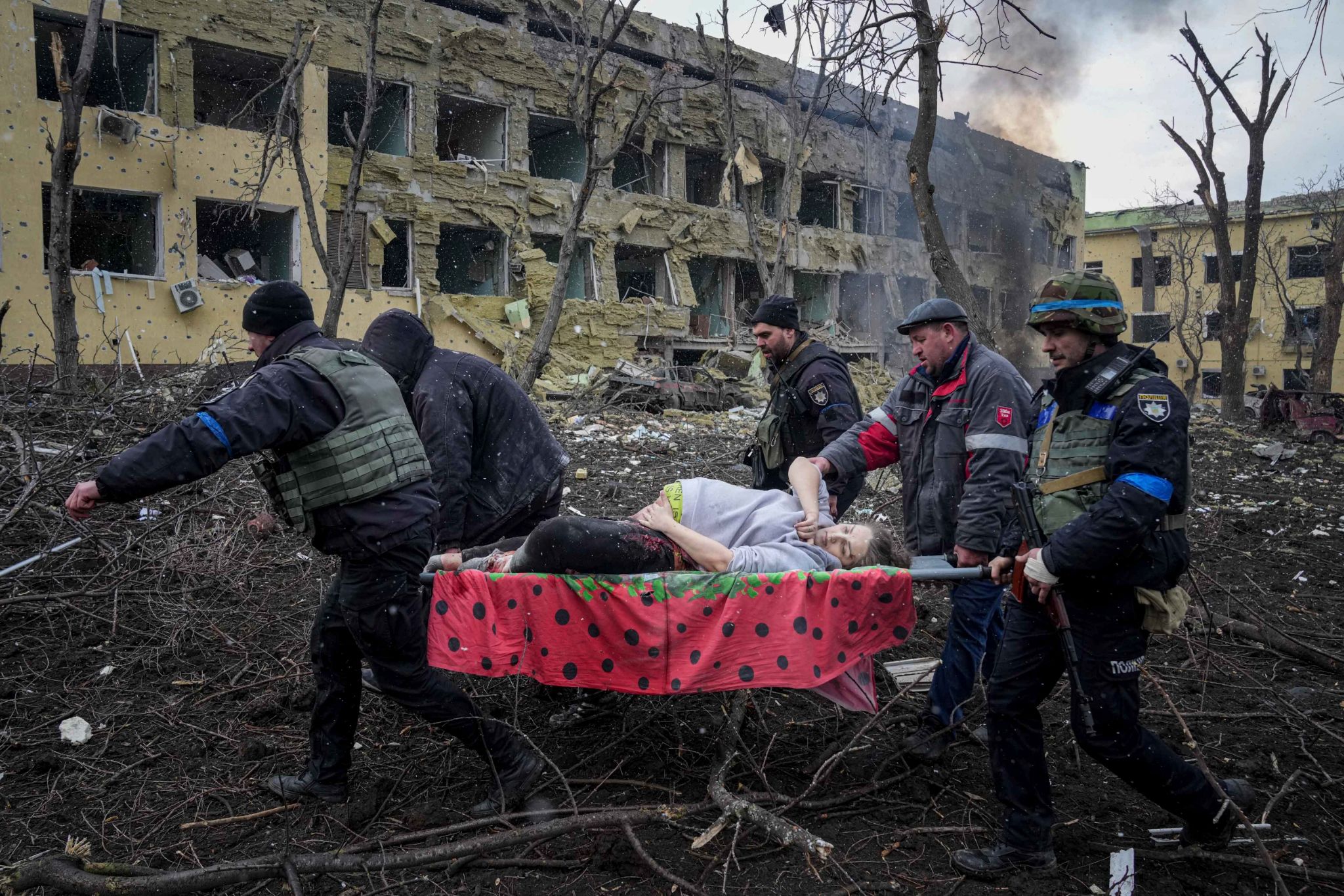 A horrific outcome to a grim photo from Ukraine – Poynter
