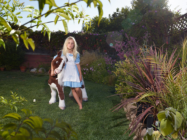 ‘In This Beautiful Bubble’ Photo Series Captures the Everyday Lives of Kids in An Upscale San Diego Neighborhood – Feature Shoot