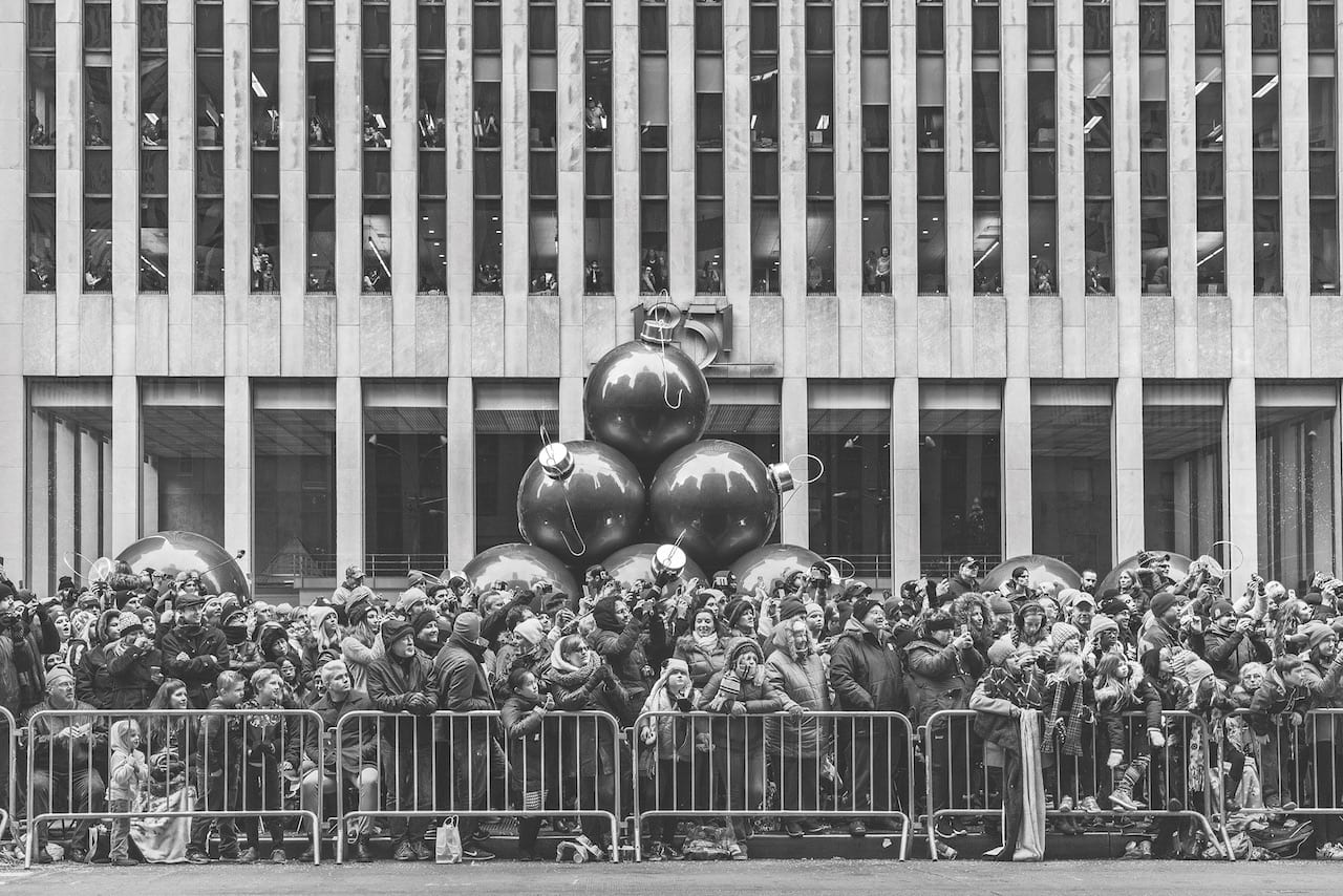 Scenes from a crowd: Americans Parade by George Georgiou – British Journal of Photography