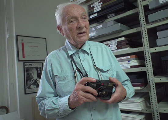 Leica cameras, Jürgen Schadeberg and South African photo journalism (video)
