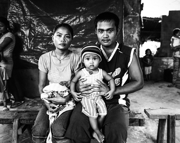 ‘Raising a Family Behind Bars:’ Portraits of Family Life Taken in a Remote Prison in the Philippines – Feature Shoot