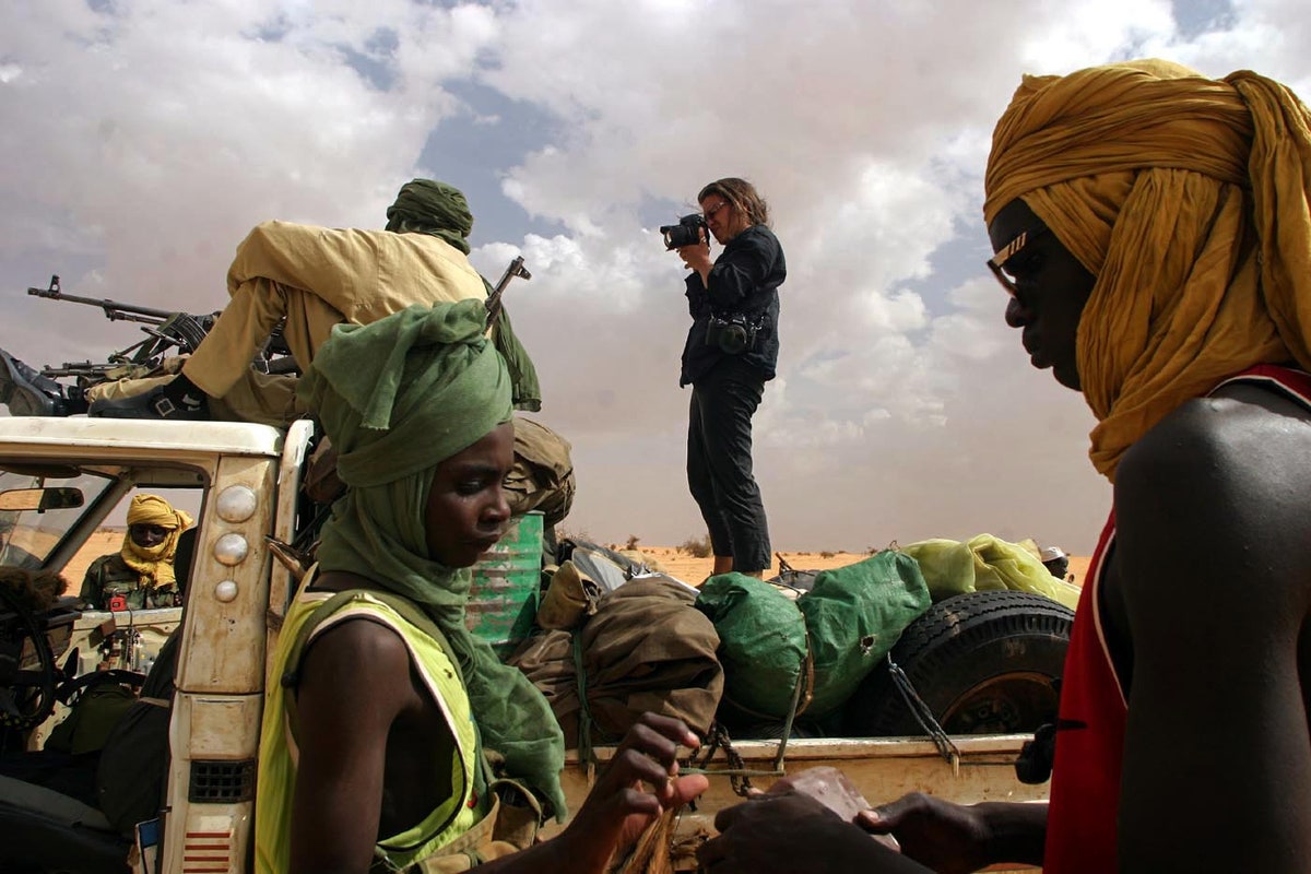 How I Became a Photojournalist: Lynsey Addario on Life on the Road – Condé Nast Traveler