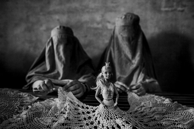 Powerful and Surreal Photos Show Daily Life in War-Torn Afghanistan