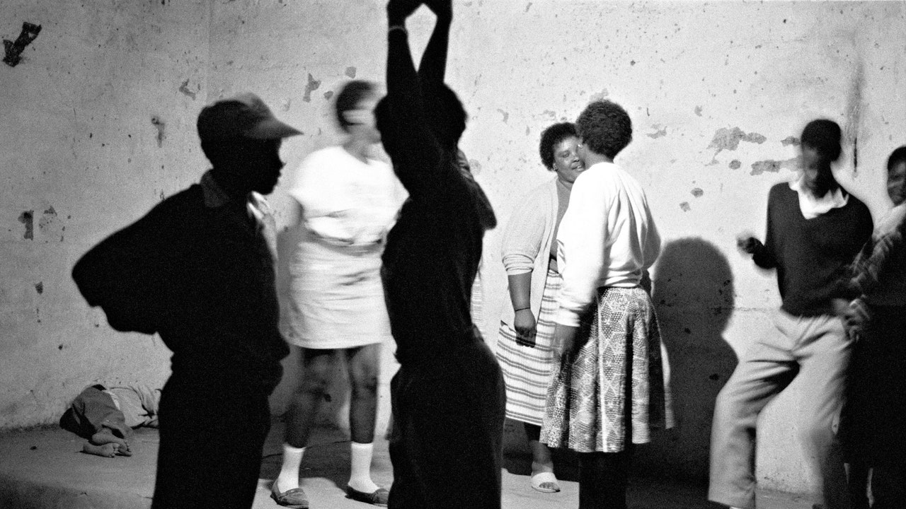 How Santu Mofokeng Shaped South African Photography | The New Yorker