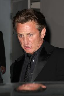 Paparazzo Threatens Legal Action Against Sean Penn