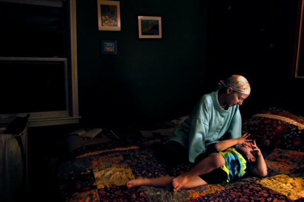 Heavy, Beautiful Photos Document The Love of a Dying Young Mom