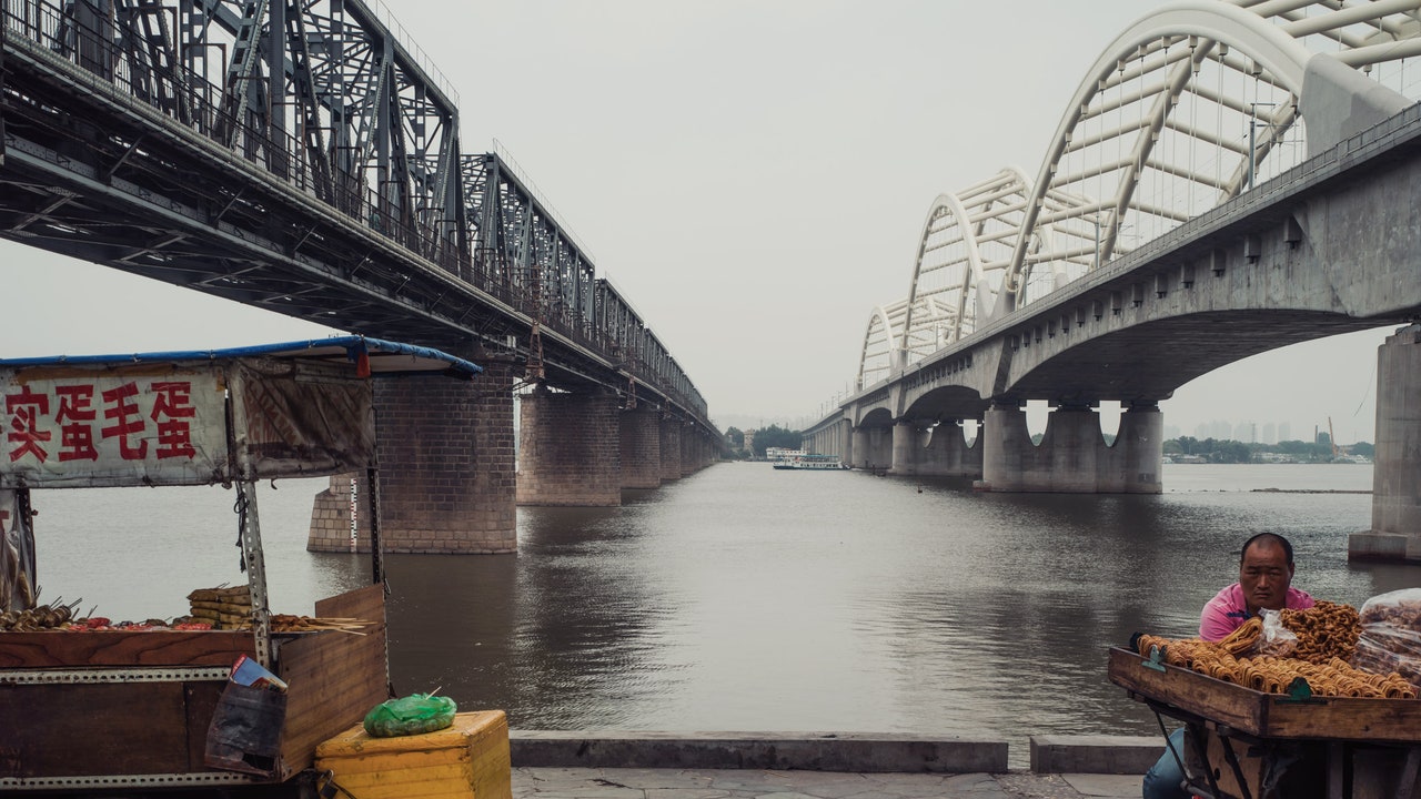 Invisible Bridges: Life Along the Chinese-Russian Border – The New Yorker