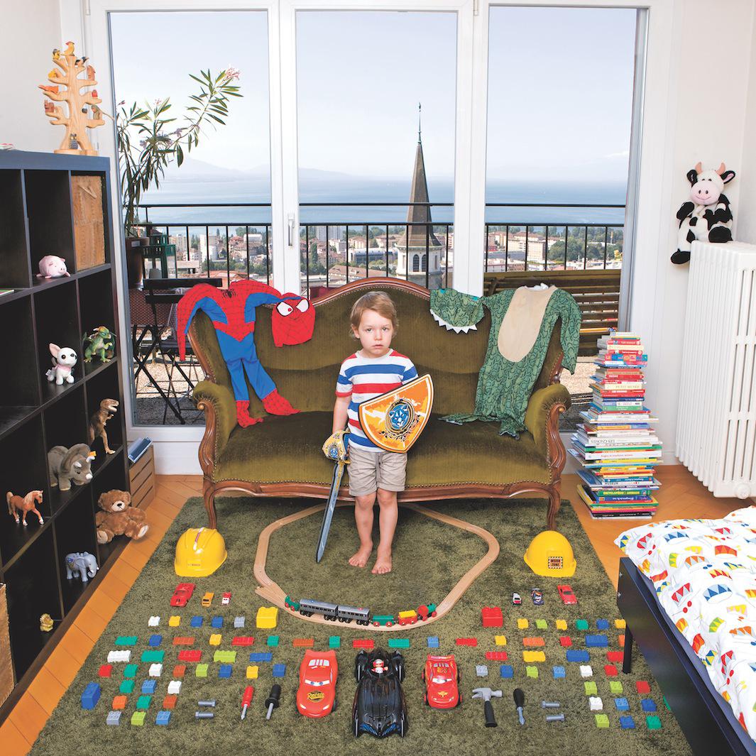 Gabriele Galimberti photographs children with their toys in his book Toy Stories