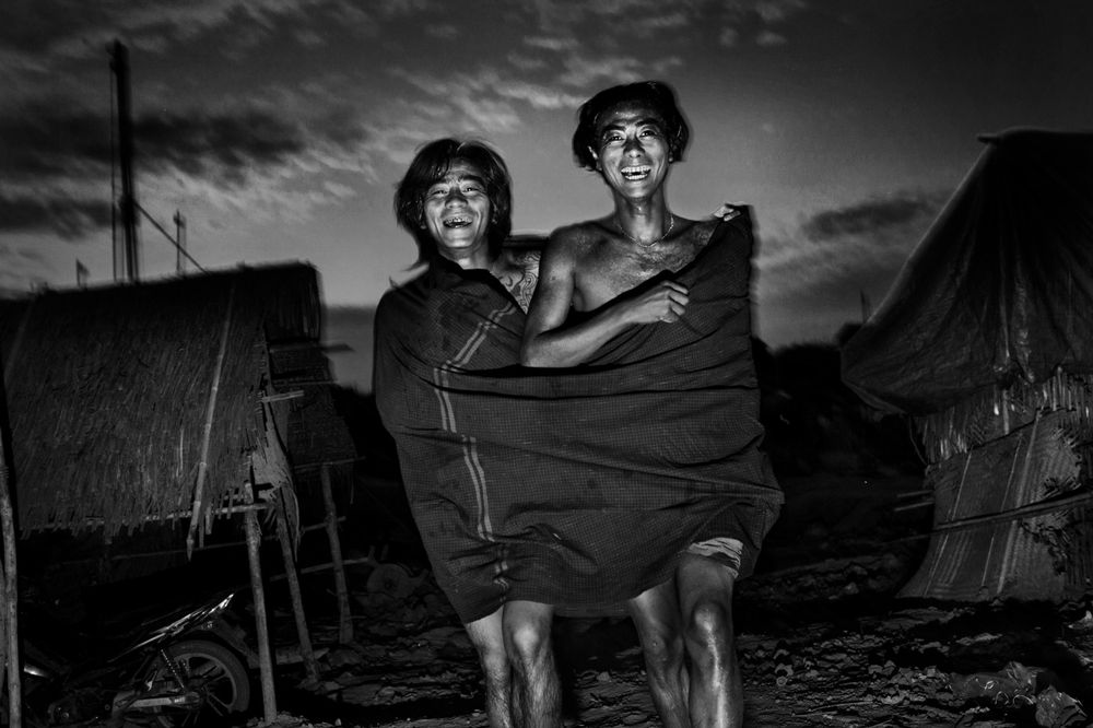 Debasish Shom – Oil Rush: Black Gold in Myanmar | LensCulture
