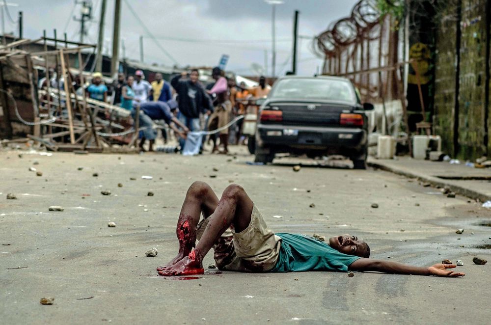 Tommy Trenchard – Ebola in Sierra Leone and Liberia | LensCulture