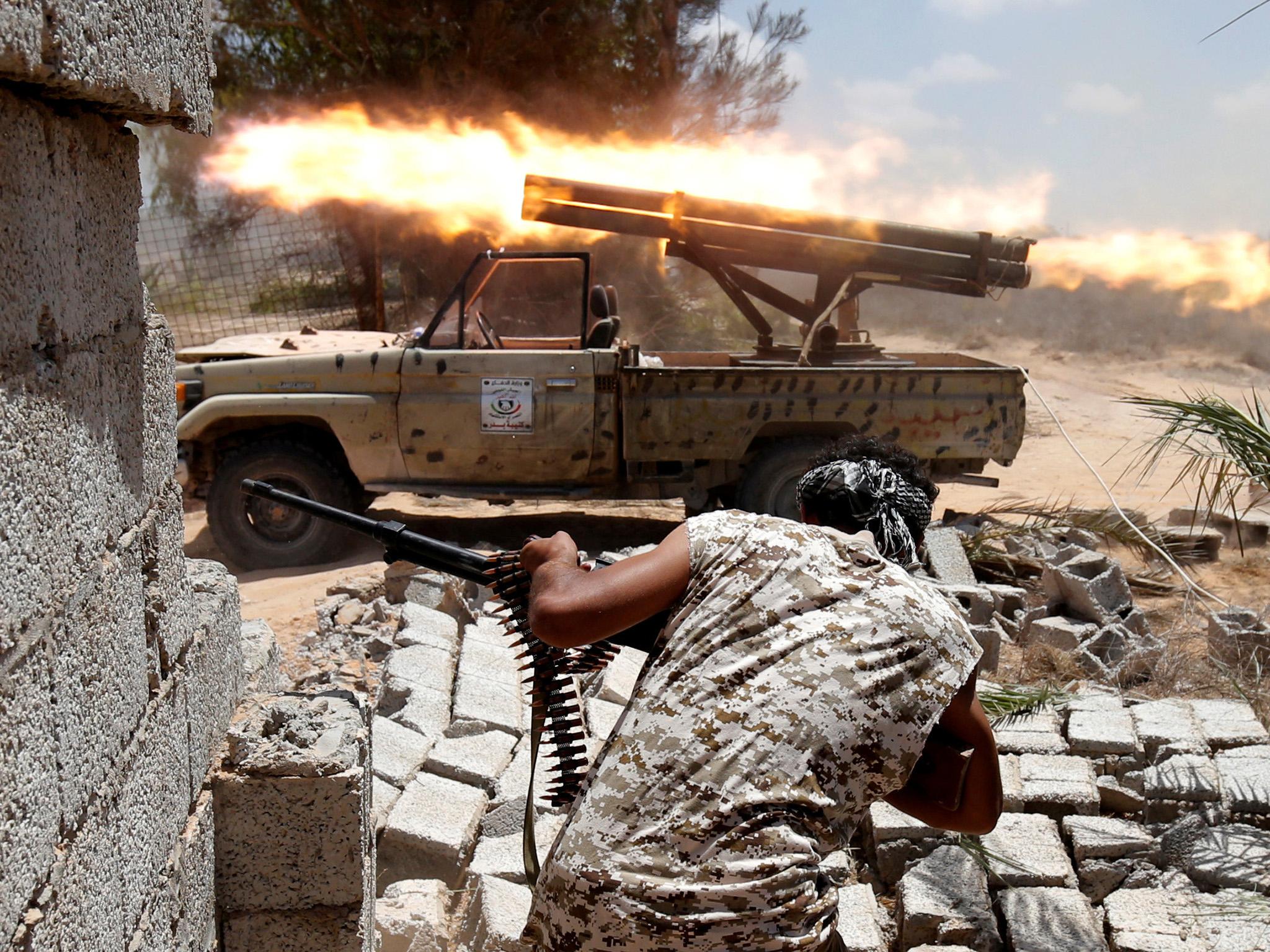 The battle for Sirte: Photojournalist captures Libyan forces’ struggle to reclaim Isis stronghold | Africa | News | The Independent