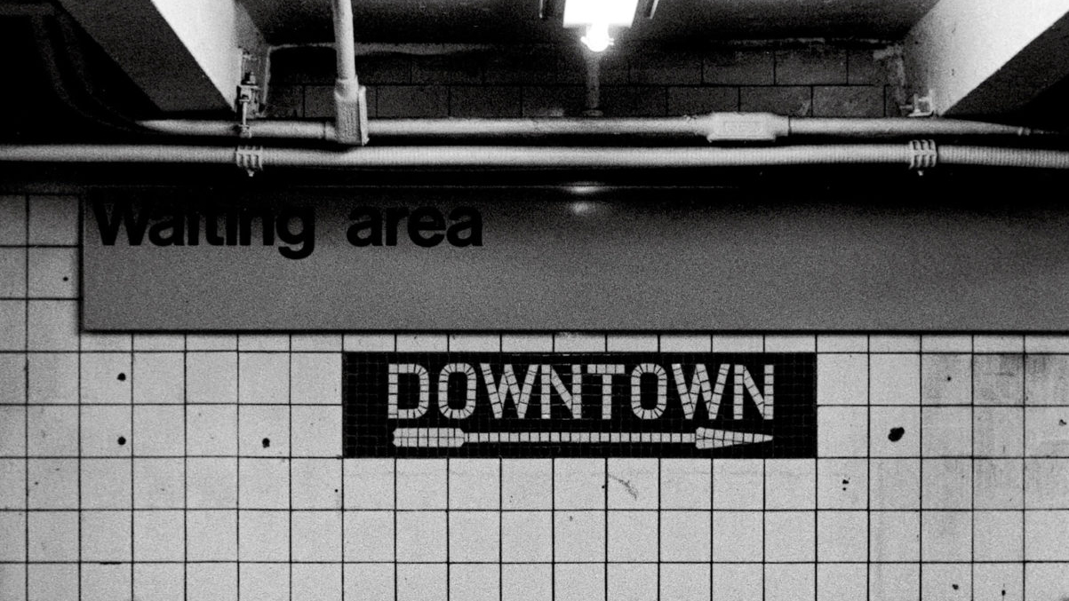 Zoe Leonard’s Elegiac Images of Downtown New York